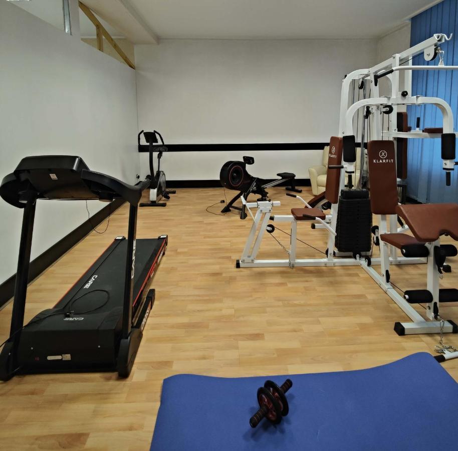 Hotel Terminus - Pizzeria Pizz'A Gogo - Salle De Sport - Face A La Gare Lons-le-Saunier Eksteriør bilde