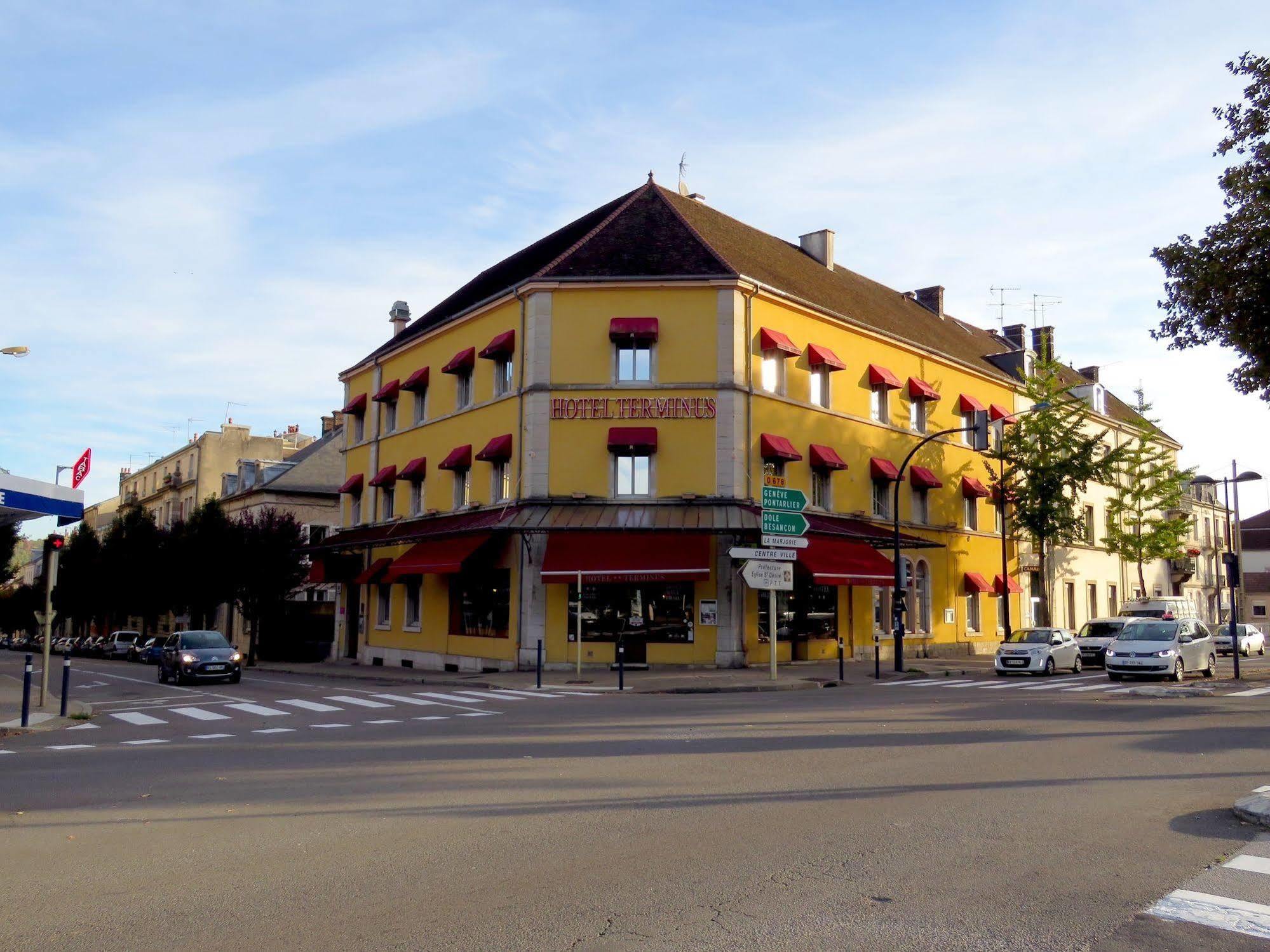 Hotel Terminus - Pizzeria Pizz'A Gogo - Salle De Sport - Face A La Gare Lons-le-Saunier Eksteriør bilde