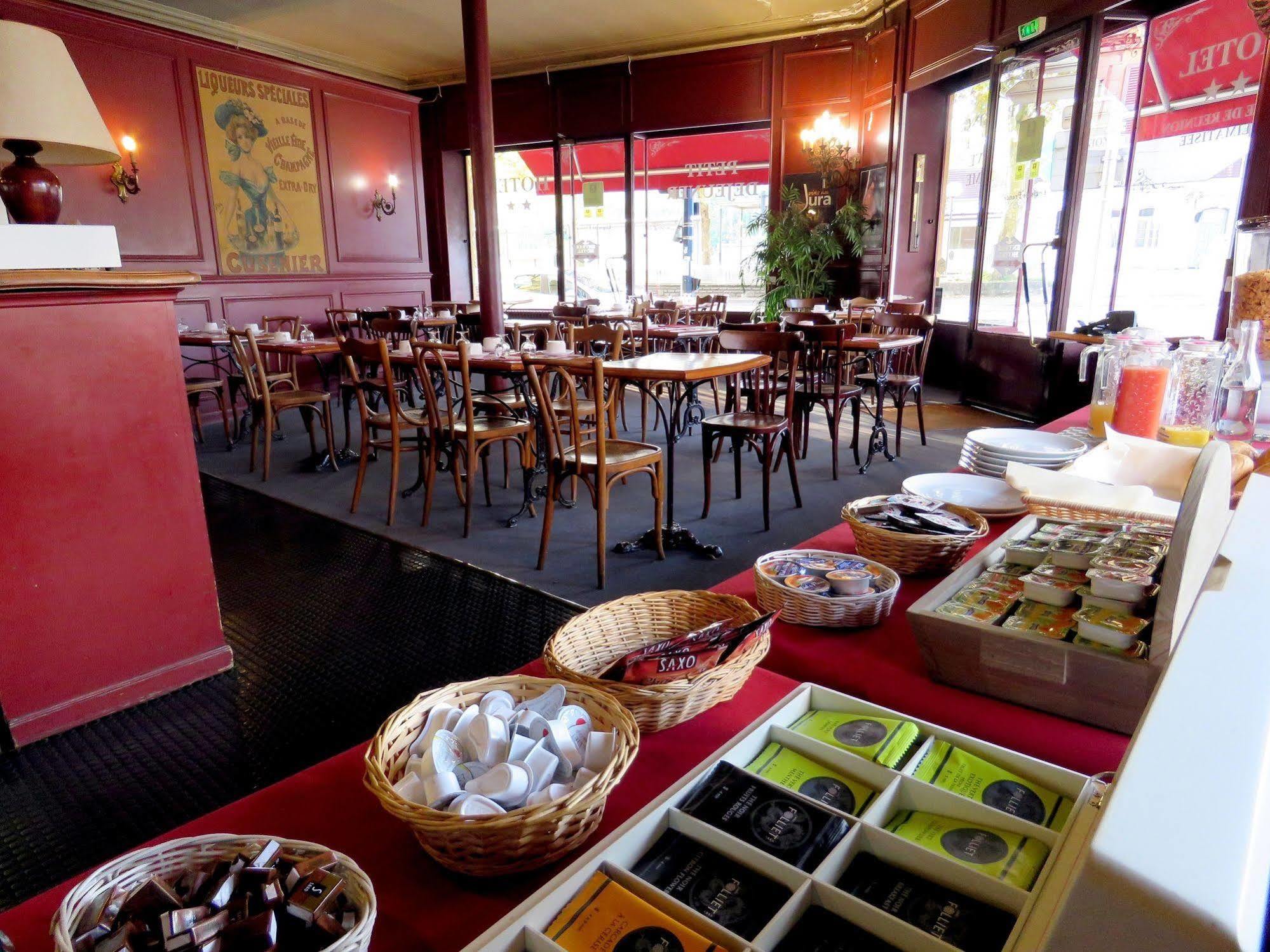 Hotel Terminus - Pizzeria Pizz'A Gogo - Salle De Sport - Face A La Gare Lons-le-Saunier Eksteriør bilde