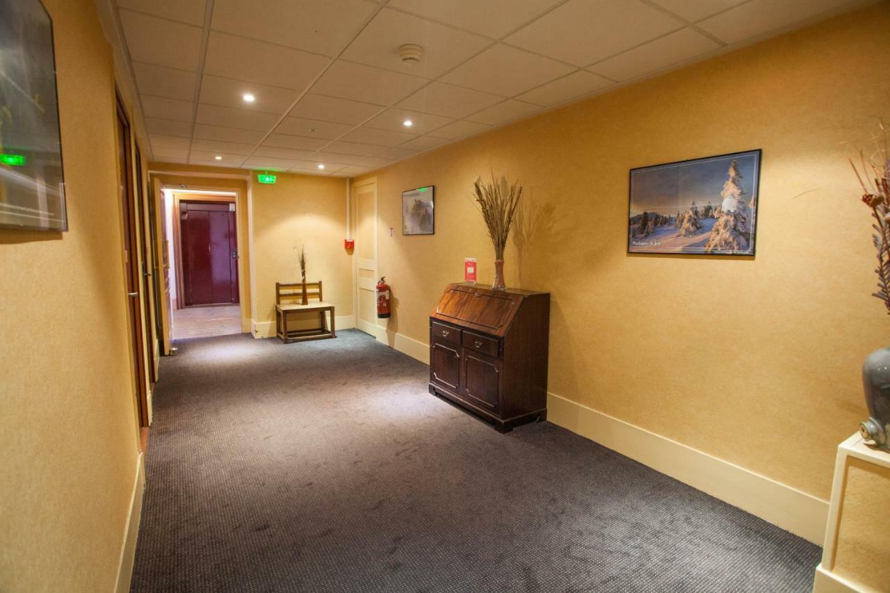 Hotel Terminus - Pizzeria Pizz'A Gogo - Salle De Sport - Face A La Gare Lons-le-Saunier Eksteriør bilde